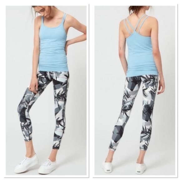 Sweaty Betty Pants - Sweaty Betty Black White Bamboo Shadow Contour Stretch Cropped Leggings XS